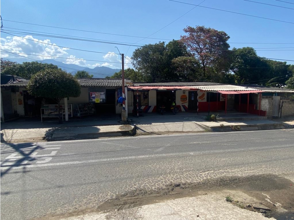 SE VENDE LOTE DE USO COMERCIAL EN BONDA SOBRE LA VIA PRINCIPAL — foto 2