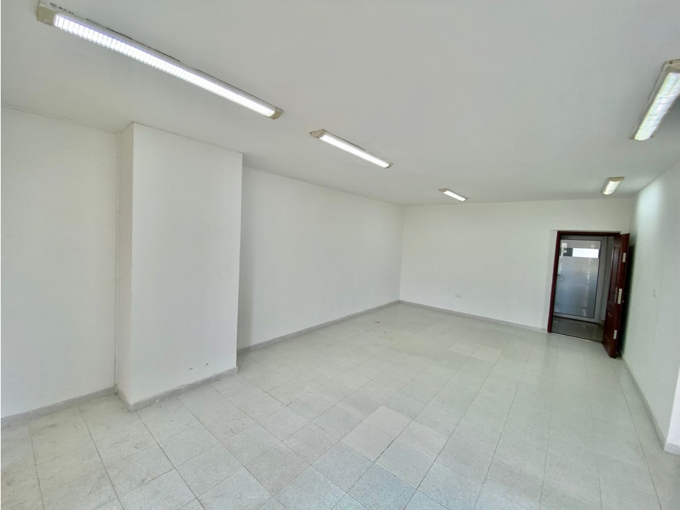 SE VENDE OFICINA DE 49 M2 EN EL EDIFICIO DAVIVIENDA, SANTA MARTA - 2