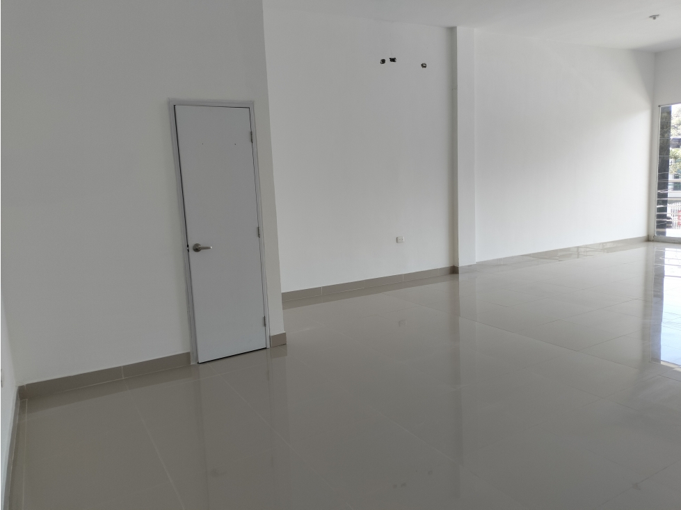 SE ARRIENDA LOCAL COMERCIAL CON UBICACIÓN CENTRAL, SANTA MARTA - 3