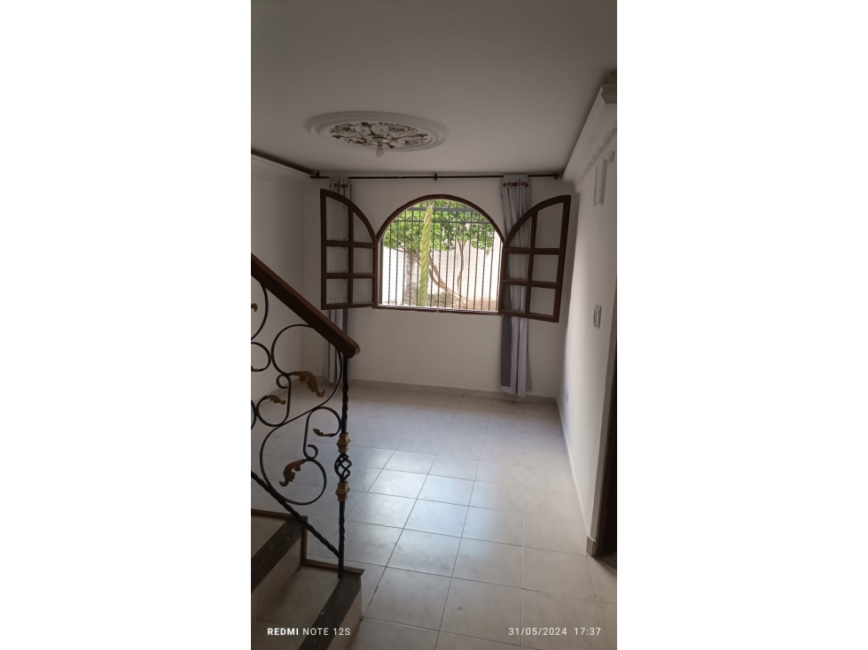 SE ARRIENDA AMPLIA CASA EN EL SECTOR DE UNIMAGDALENA — foto 3