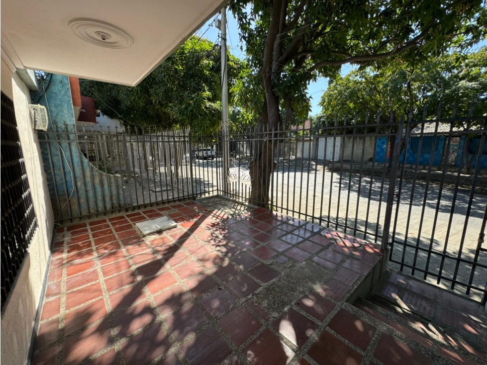 SE VENDE CASA DE 1 PISO EN EL BARRIO LOS ALMENDROS — foto 3
