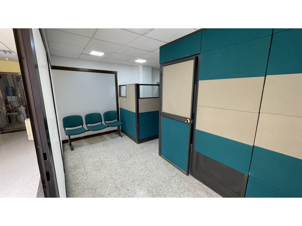 SE ARRIENDA OFICINA DE 44 M2 EN EL CENTRO HISTÓRICO, SANTA MARTA - 1