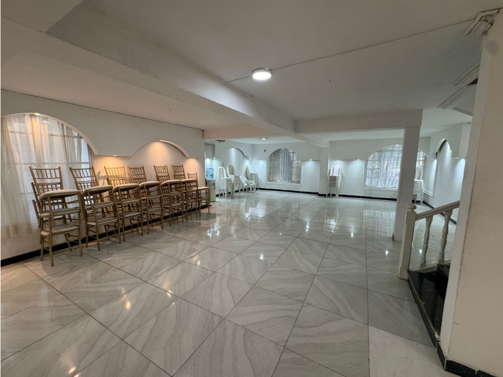 SE VENDE CASA PARA EVENTOS EN LA AVENIDA DEL RIO, SANTA MARTA — foto 2