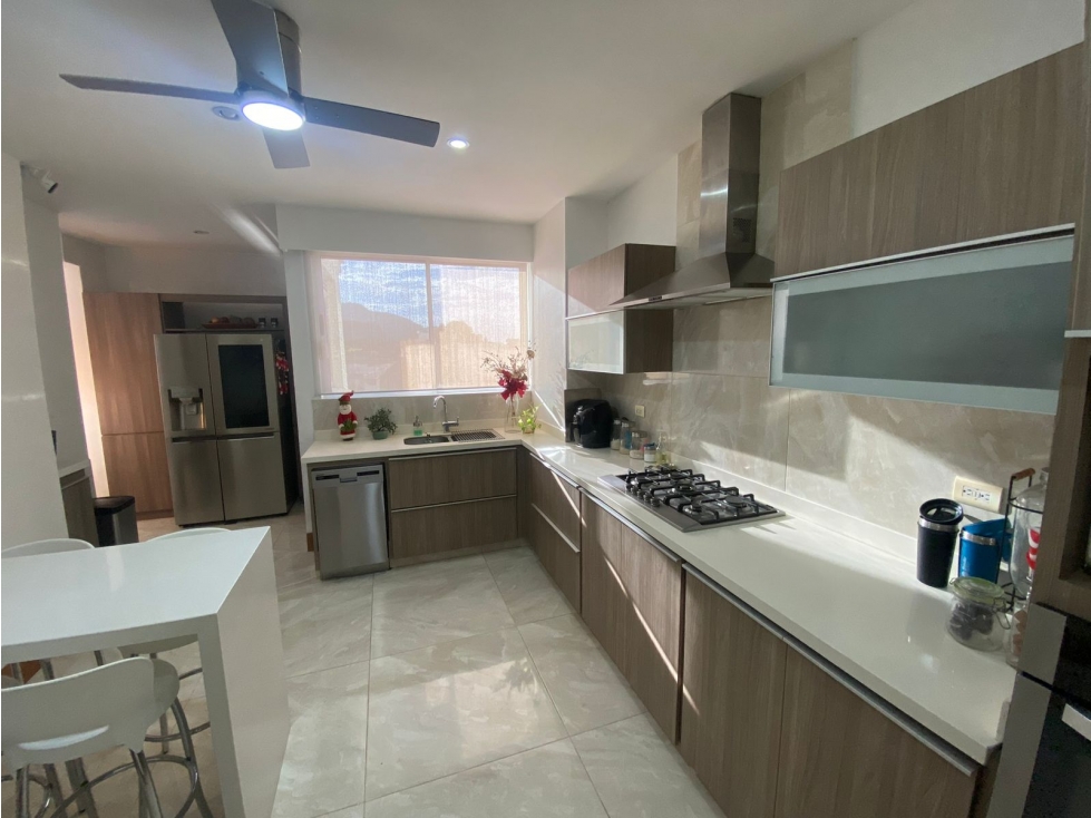 SE VENDE AMPLIO APARTAMENTO EN BAVARIA, SANTA MARTA — foto 4