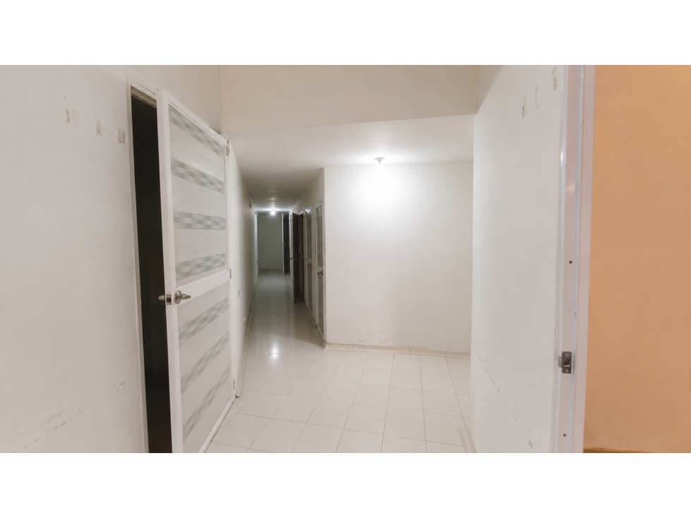 SE VENDE O ARRIENDA AMPLIA CASA PARA USO COMERCIAL, SECTOR RIASCOS — foto 2