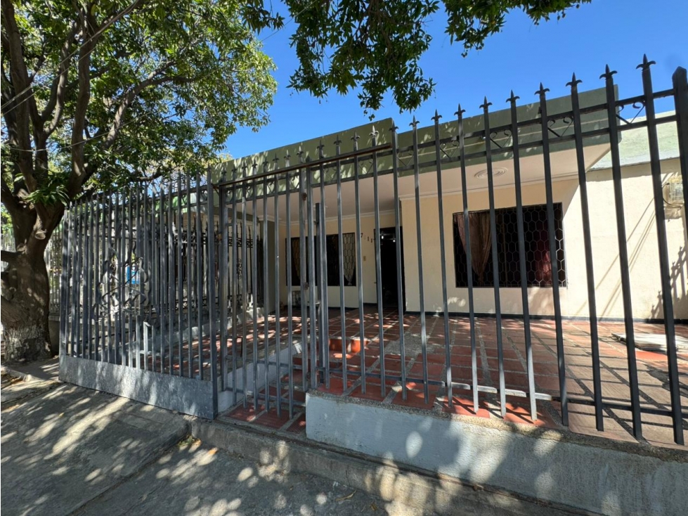 SE VENDE CASA DE 1 PISO EN EL BARRIO LOS ALMENDROS — foto 4