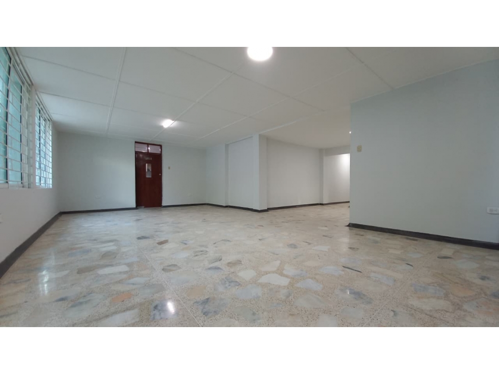 SE ARRIENDA AMPLIA CASA PARA USO COMERCIAL EN EL SECTOR DE LA POSTOBÓN — foto 5
