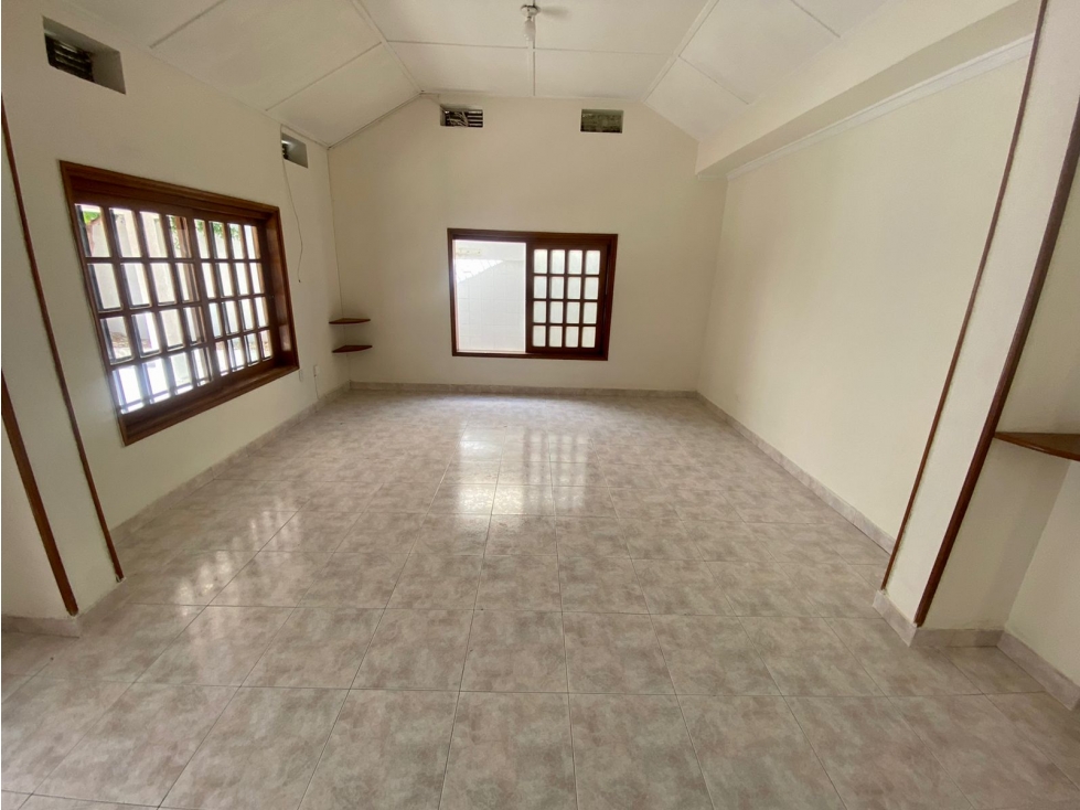 SE VENDE O ARRIENDA AMPLIA CASA EN EL BARRIO EL PRADO, SANTA MARTA — foto 4