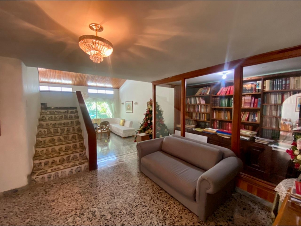 SE VENDE AMPLIA CASA EN EL BARRIO EL JARDIN, SANTA MARTA - 3