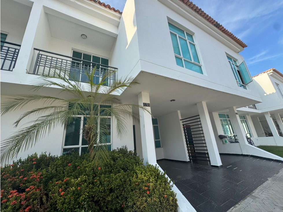 SE VENDE O ARRIENDA CASA EN CONJUNTO CERRADO, RODADERO