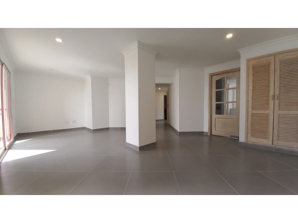 SE VENDE APARTAMENTO CON VISTA PARCIAL AL MAR SECTOR PLAYA SALGUERO — foto 2