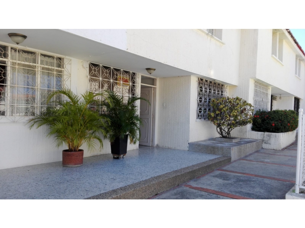 SE VENDE AMPLIA CASA FAMILIAR EN EL SECTOR PORVENIR, SANTA MARTA