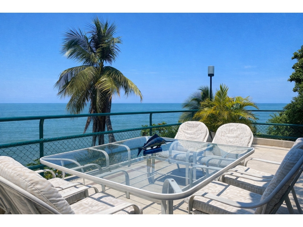 SE VENDE CASA EN PRIMERA LINEA DE PLAYA, ACCESO PRIVILEGIADO - 2