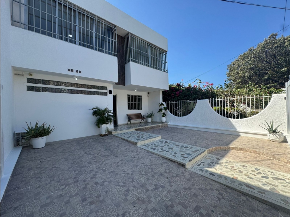 SE VENDE AMPLIA CASA EN EL SECTOR DE LA POSTOBÓN, SANTA MARTA — foto 4