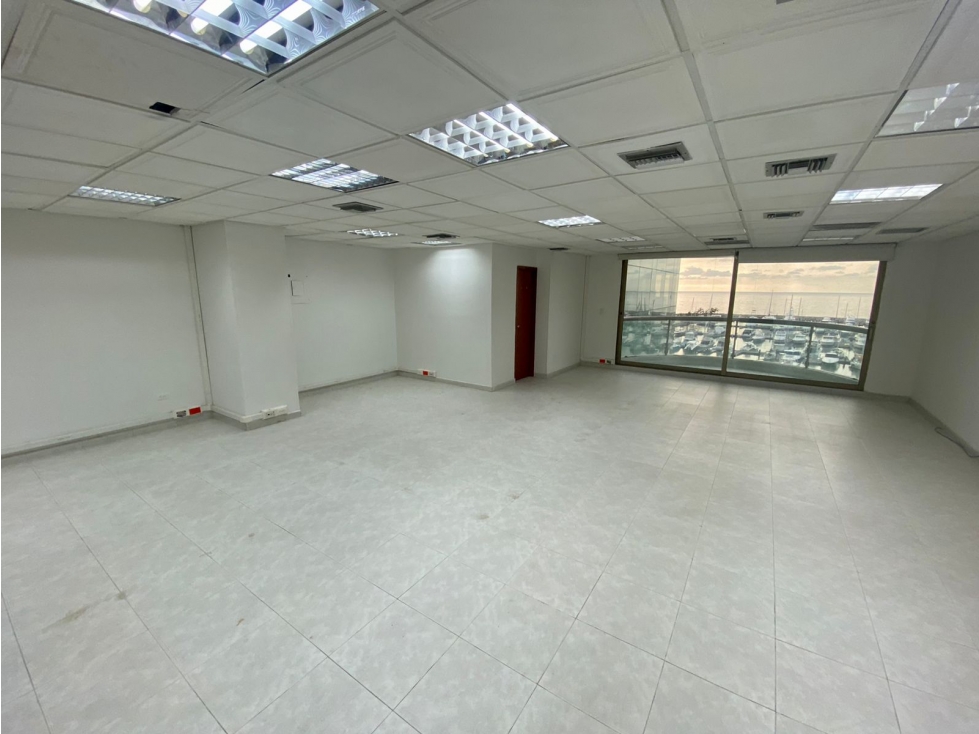 SE ARRIENDA OFICINA CON VISTA A LA MARINA INTERNACIONAL DE SANTA MARTA - 2