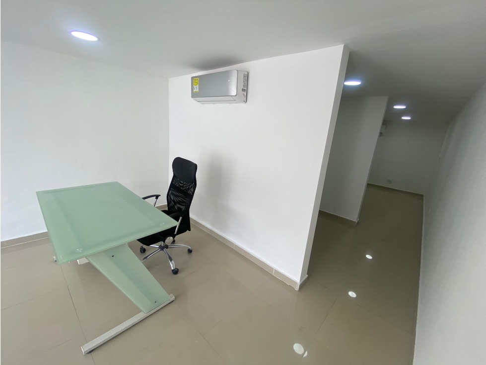 SE ARRIENDA LOCAL COMERCIAL DE 40 M2 SOBRE LA AV DEL LIBERTADOR - 2