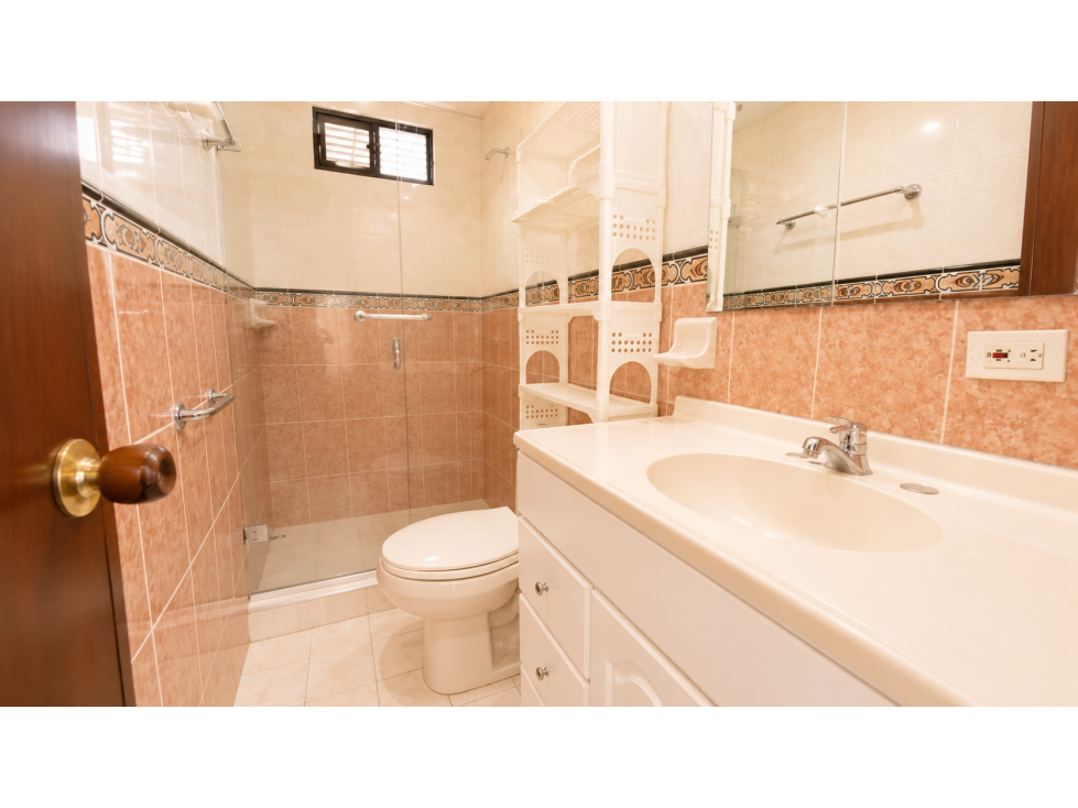 SE VENDE APARTAMENTO DE DOS ALCOBAS, SECTOR ALCÁZARES — foto 5