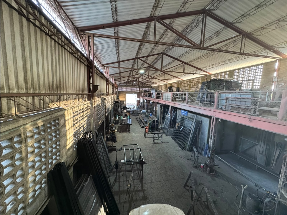 SE ARRIENDA BODEGA CON MEZANINE EN EL SECTOR DE PESCAÍTO - 4