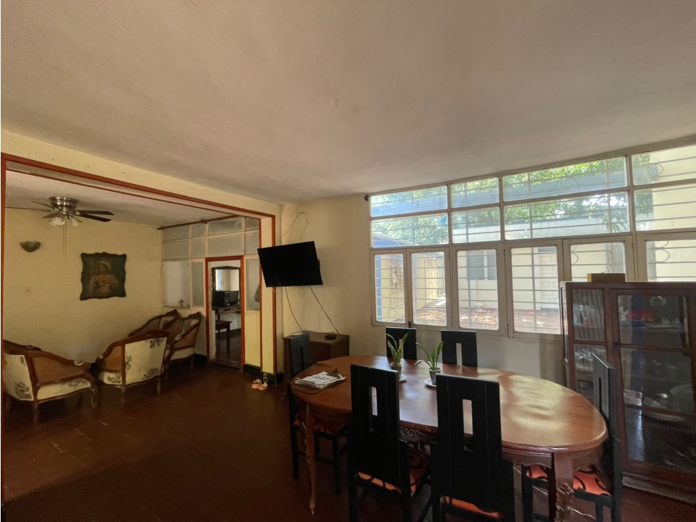 SE VENDE AMPLIA CASA PARA USO COMERCIAL — foto 6