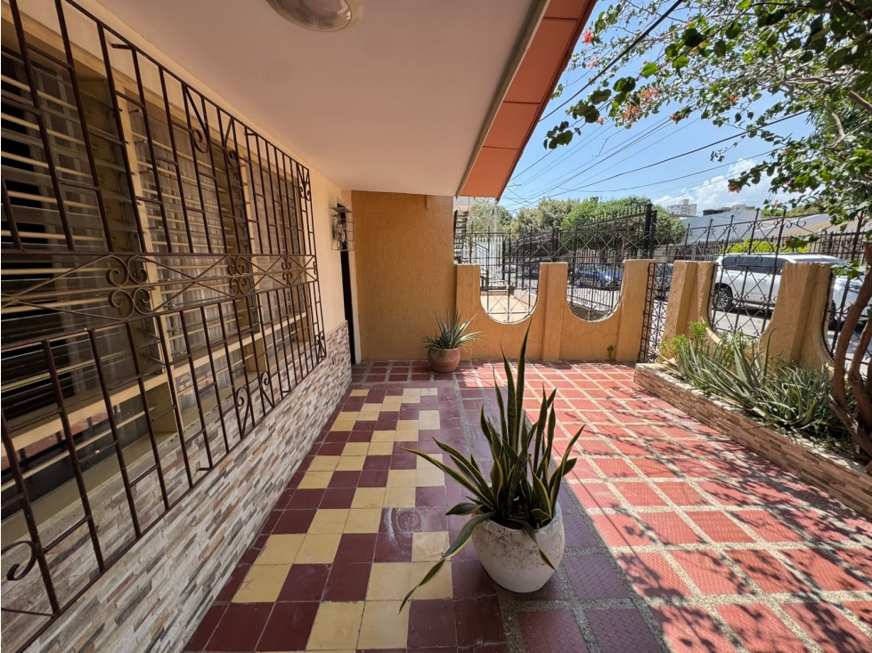 SE VENDE AMPLIA CASA EN EL SECTOR DE LOS ANGELES, SANTA MARTA