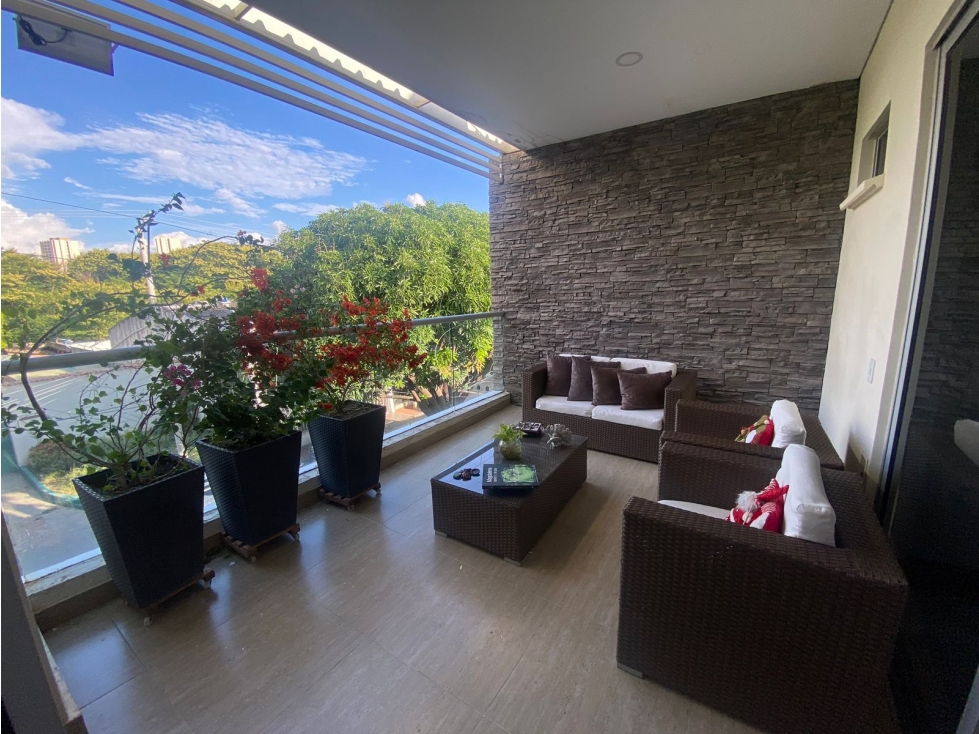 SE VENDE AMPLIO APARTAMENTO EN BAVARIA, SANTA MARTA
