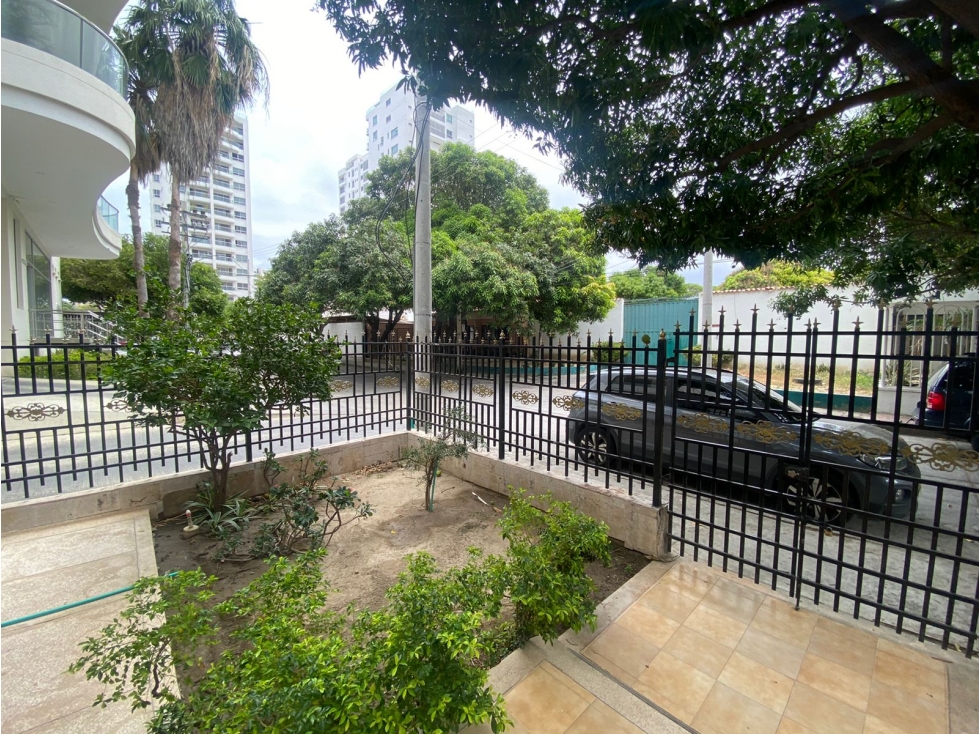 SE VENDE AMPLIA CASA EN EL SECTOR DE BAVARIA, SANTA MARTA — foto 4