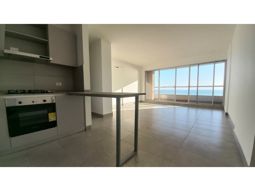 SE VENDE APARTAMENTO DE TRES ALCOBAS CON VISTA FRONTAL AL MAR — foto 2