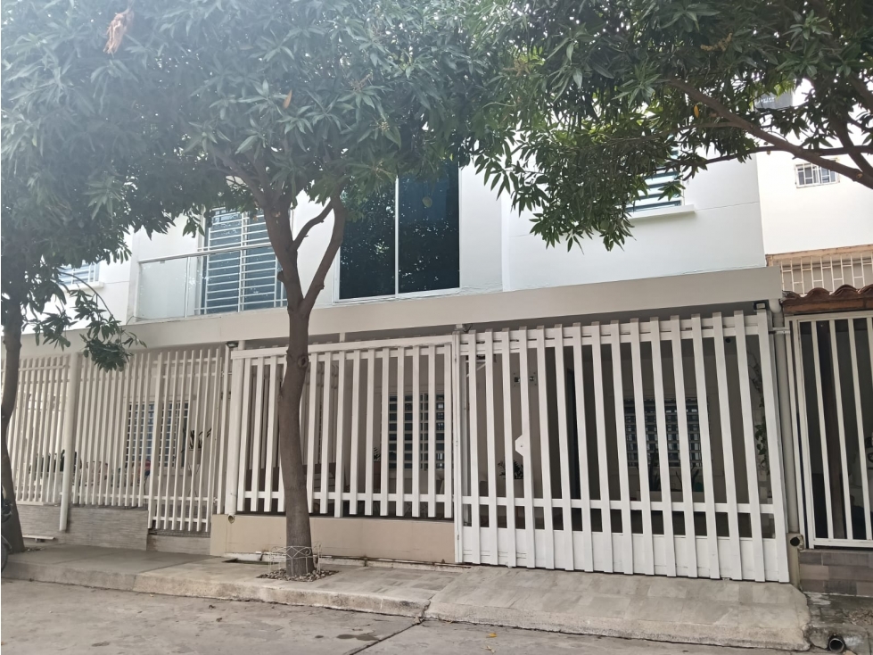 SE VENDE CASA DE 3 ALCOBAS EN EL SECTOR DE RIASCOS - 1