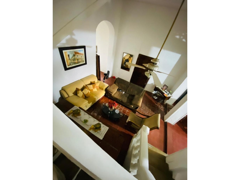 SE VENDE CASA- LOTE EN EL CENTRO HISTÓRICO, ZONA COMERCIAL - 5
