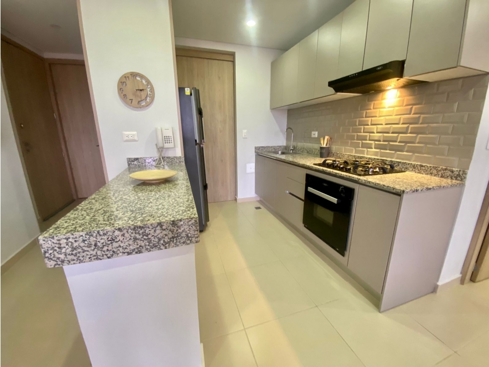 SE ARRIENDA APARTAMENTO AMOBLADO EN SANTA MARTA — foto 2