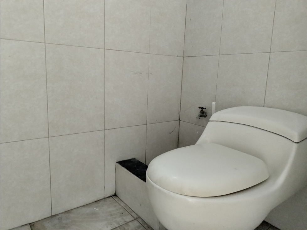 SE ARRIENDA LOCAL COMERCIAL CON UBICACIÓN PRIVILEGIADA, SANTA MARTA - 3