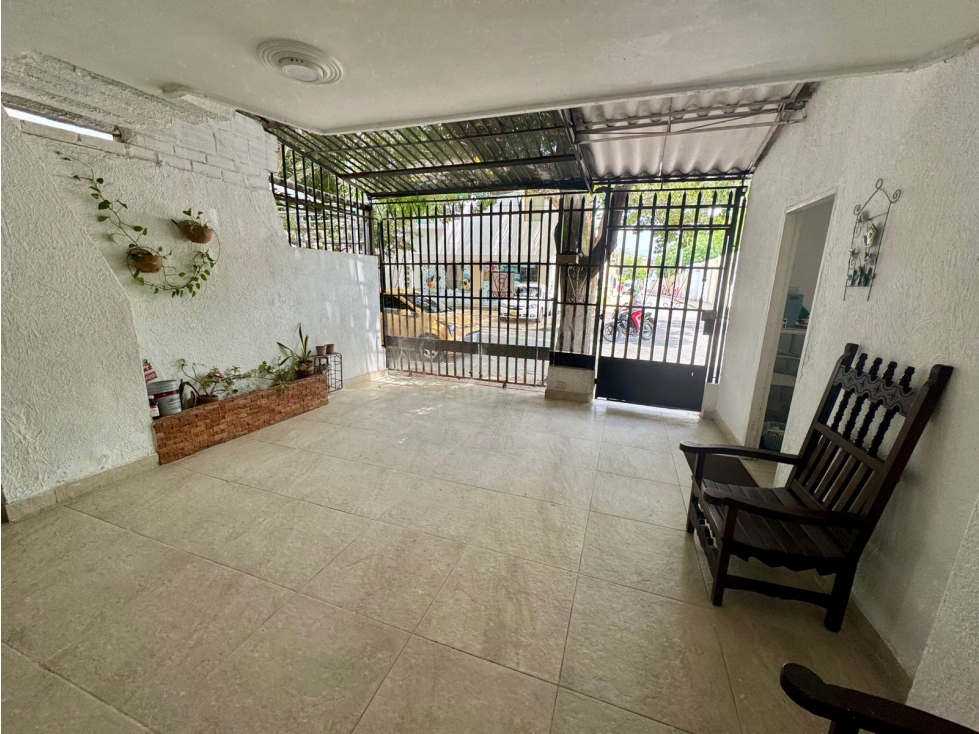 SE VENDE CASA CON APARTAESTUDIO ANEXO EN LOS ALCÁZARES