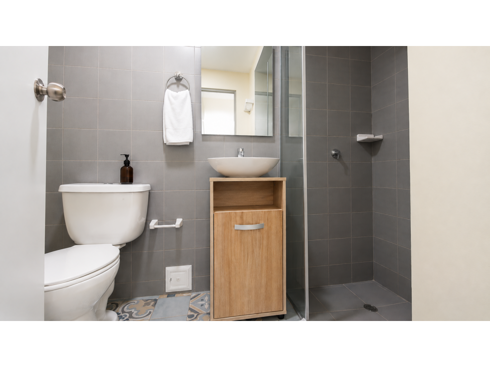 SE ARRIENDA APARTAMENTO TIPO LOFT AMOBLADO EN CENTRO HISTÓRICO — foto 3