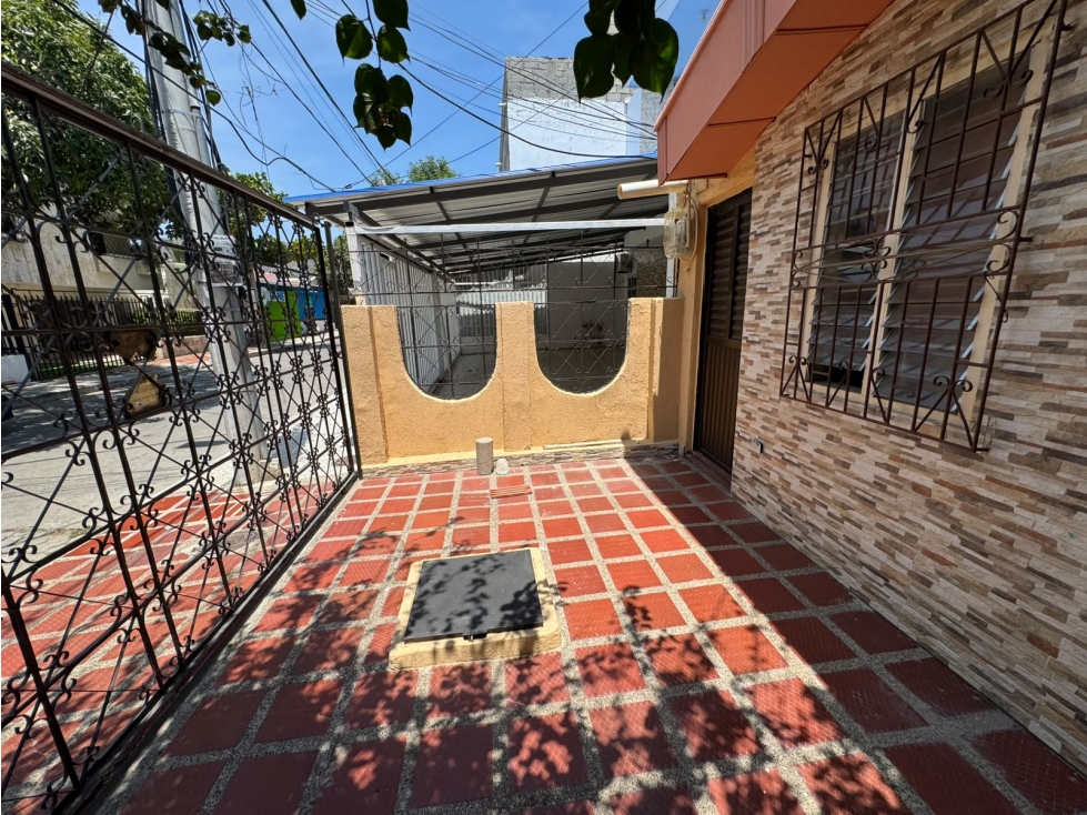 SE VENDE AMPLIA CASA EN EL SECTOR DE LOS ANGELES, SANTA MARTA — foto 2
