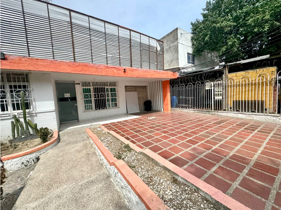 SE VENDE CASA COMERCIAL CON UBICACIÓN ESTRATÉGICA, AV LIBERTADOR