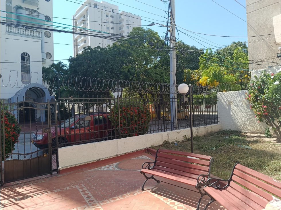SE VENDE CASA AMPLIA EN EL BARRIO BAVARIA, SANTA MARTA