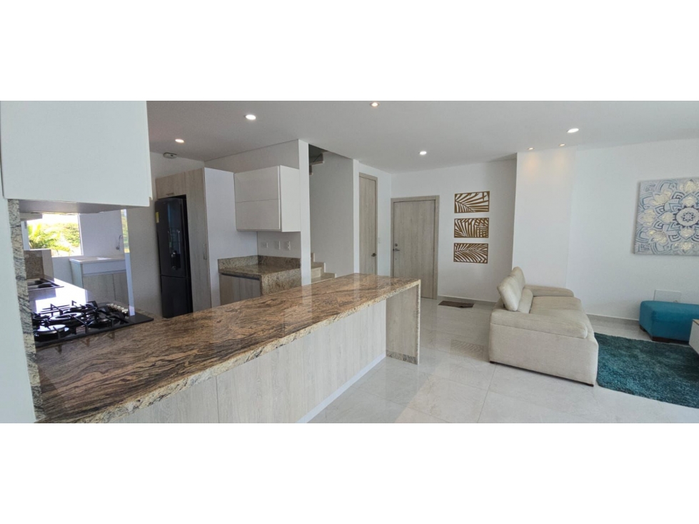 SE VENDE APARTAMENTO DE 3 ALCOBAS EN PRIMERA LINEA DE PLAYA — foto 2