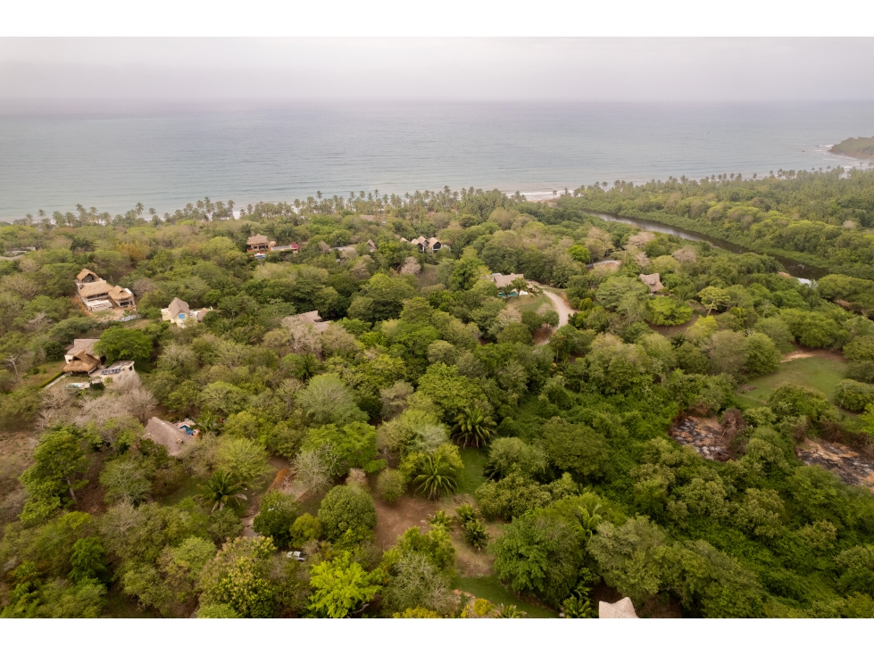 SE VENDE LOTE EN CONJUNTO UBICADO EN PRIMERA LINEA DE MAR, PALOMINO - 2