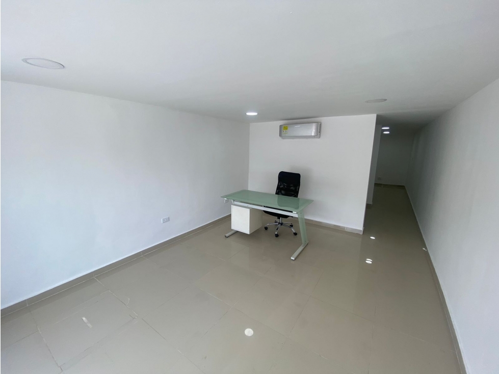 SE ARRIENDA LOCAL COMERCIAL DE 40 M2 SOBRE LA AV DEL LIBERTADOR - 1