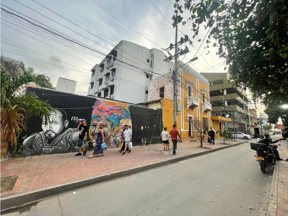 SE VENDE CASA- LOTE EN EL CENTRO HISTÓRICO, ZONA COMERCIAL - 1