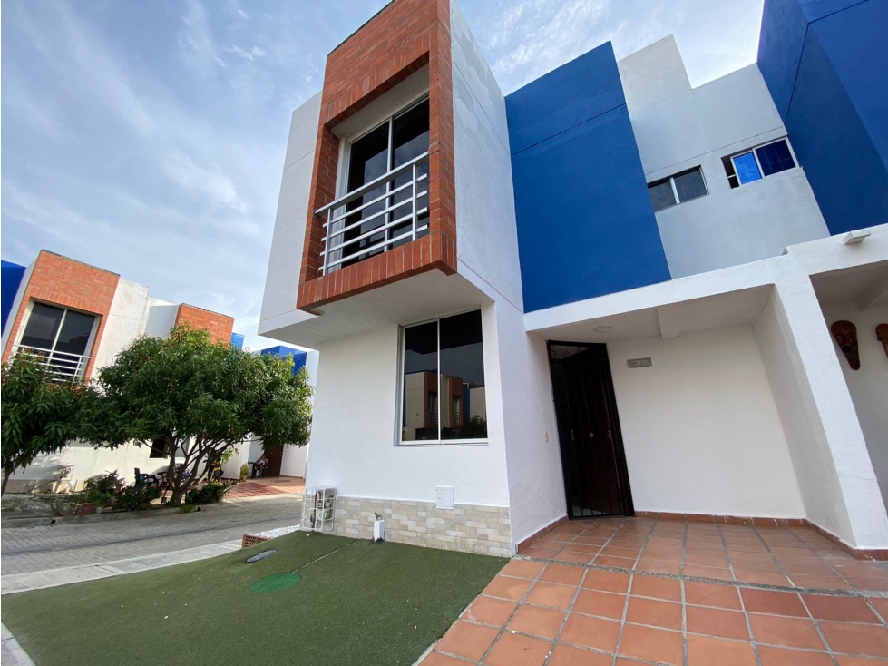 SE VENDE CASA DE 4 ALCOBAS EN CONJUNTO CERRADO, SANTA MARTA