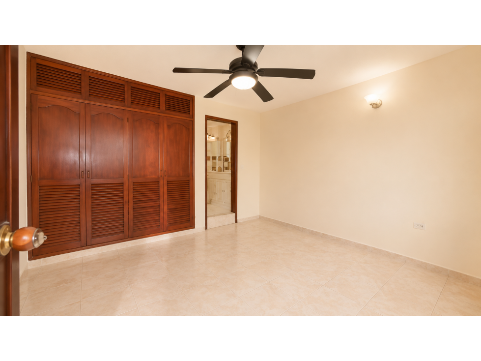 SE VENDE APARTAMENTO DE DOS ALCOBAS, SECTOR ALCÁZARES — foto 3