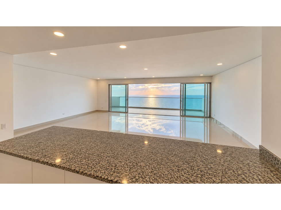 SE ARRIENDA APARTAMENTO EN PRIMERA LINEA DE PLAYA, RODADERO SUR — foto 3