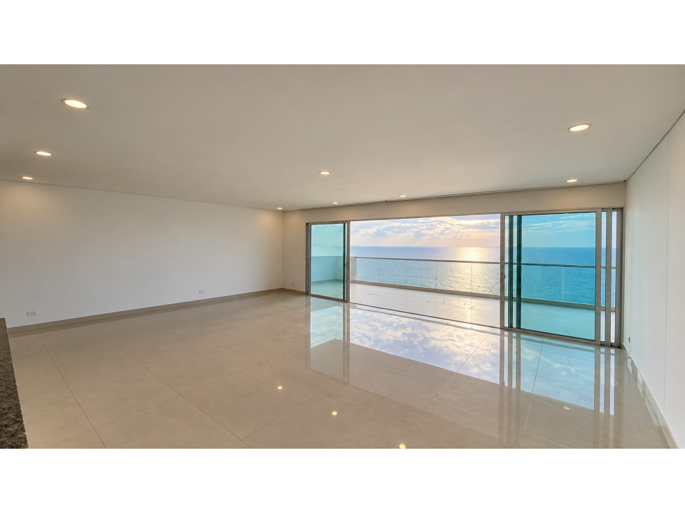 SE ARRIENDA APARTAMENTO EN PRIMERA LINEA DE PLAYA, RODADERO SUR