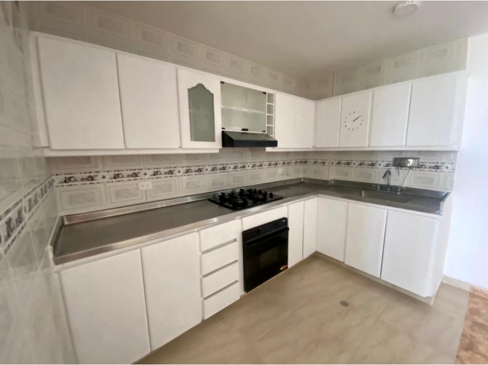 SE VENDE O ALQUILA APARTAMENTO DE 122 M2 EN EL BARRIO JARDIN — foto 6