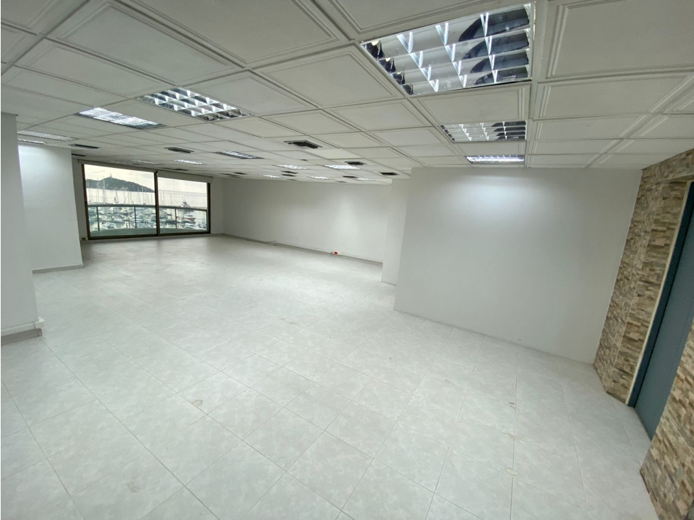 SE ARRIENDA OFICINA CON VISTA A LA MARINA INTERNACIONAL DE SANTA MARTA - 5