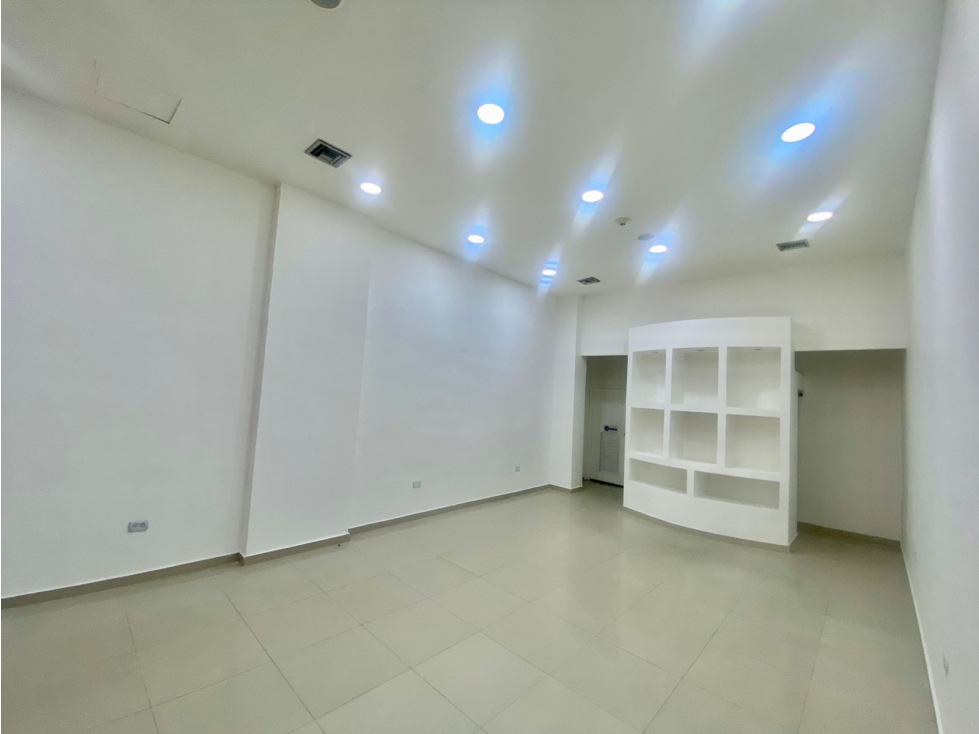 SE VENDE O ARRIENDA LOCAL COMERCIAL EN EL CENTRO COMERCIAL ARRECIFE — foto 5