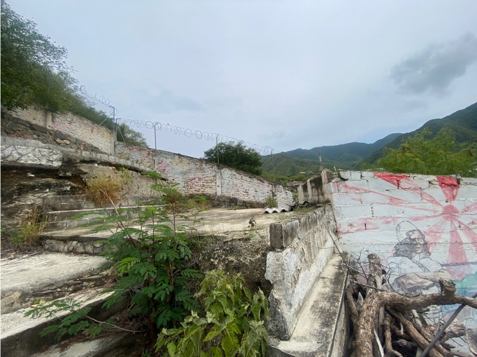 SE VENDE LOTE CON EXCELENTE UBICACIÓN Y VISTA AL MAR EN TAGANGA — foto 2