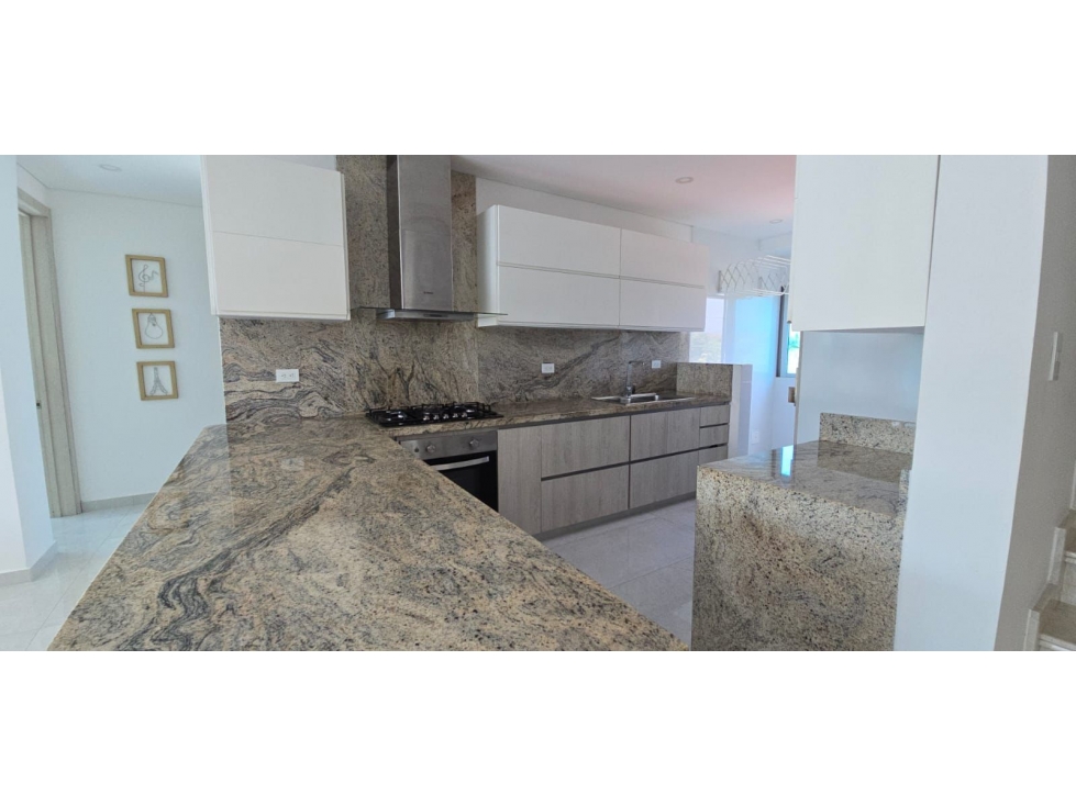 SE VENDE APARTAMENTO DE 3 ALCOBAS EN PRIMERA LINEA DE PLAYA — foto 3