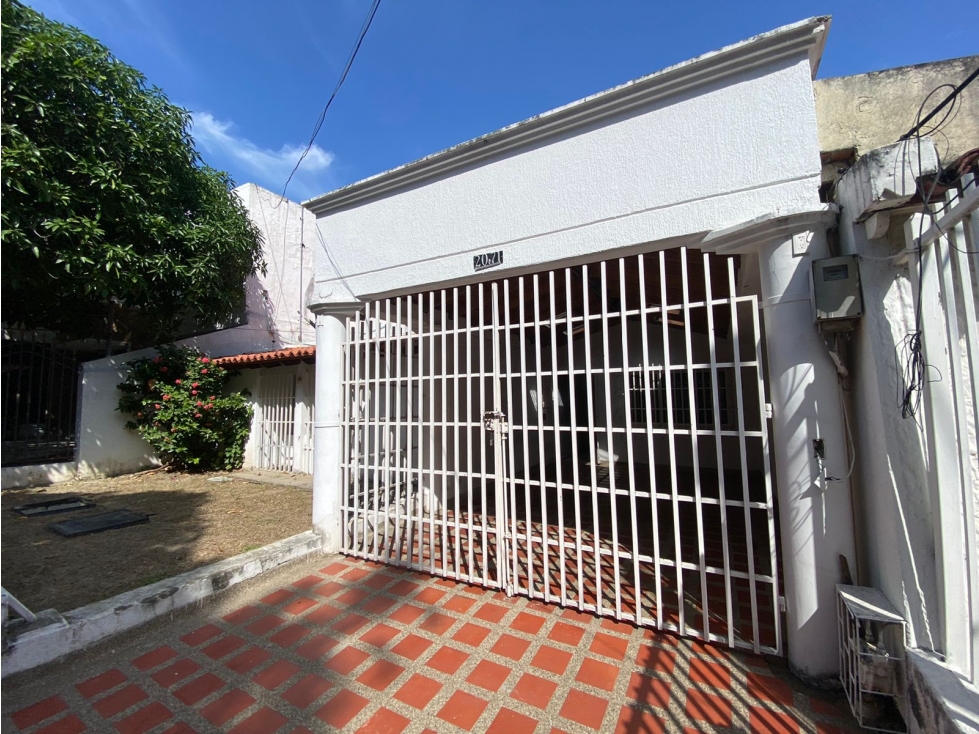 SE VENDE AMPLIA CASA EN EL BARRIO EL JARDIN, SANTA MARTA